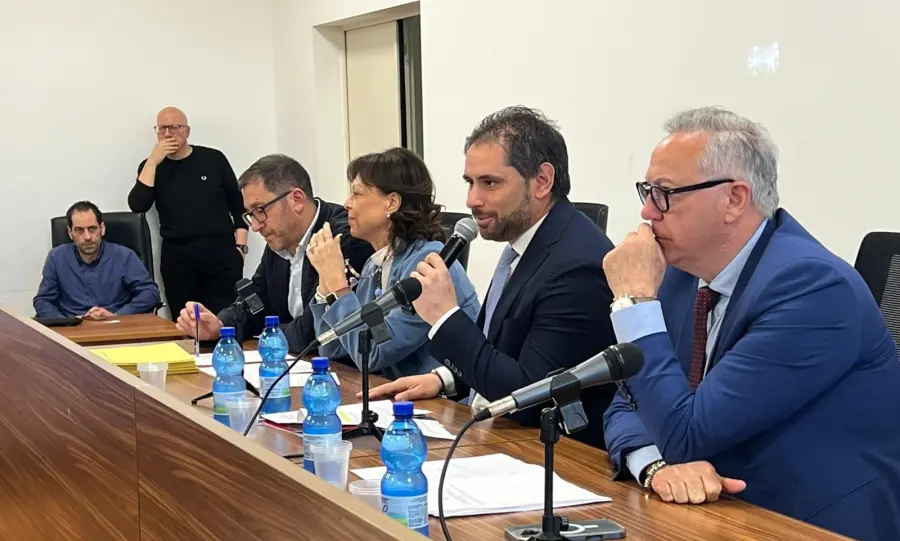 Calabria, 6 milioni ai Comuni per bonifiche e aree degradate