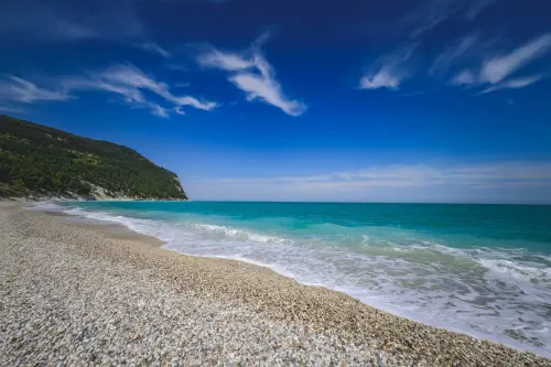Calabria, contributi ai Comuni per spiagge libere sicure e accessibili