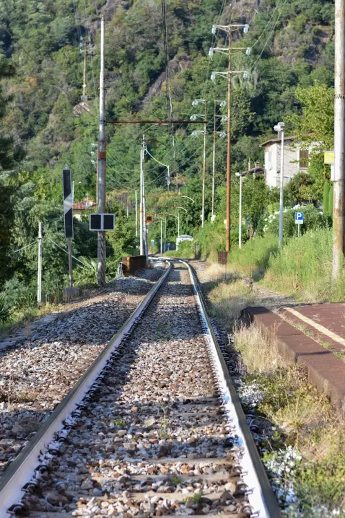 Locri, studenti in stazione per “Train to be cool”: lezioni sulla sicurezza ferroviaria